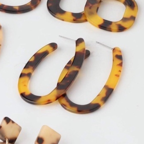 Jewelry - Dark Tortoise Acrylic Oval Hoop Earrings